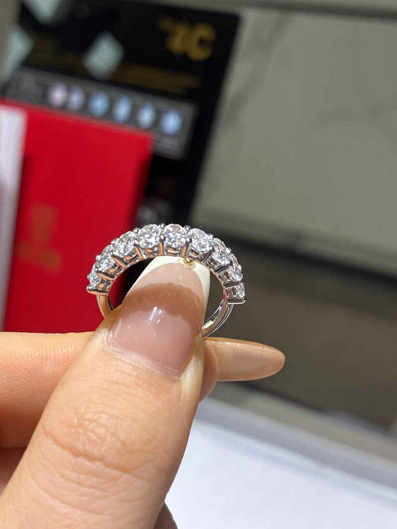 For L 14k yellow gold total 1ct oval eternity band