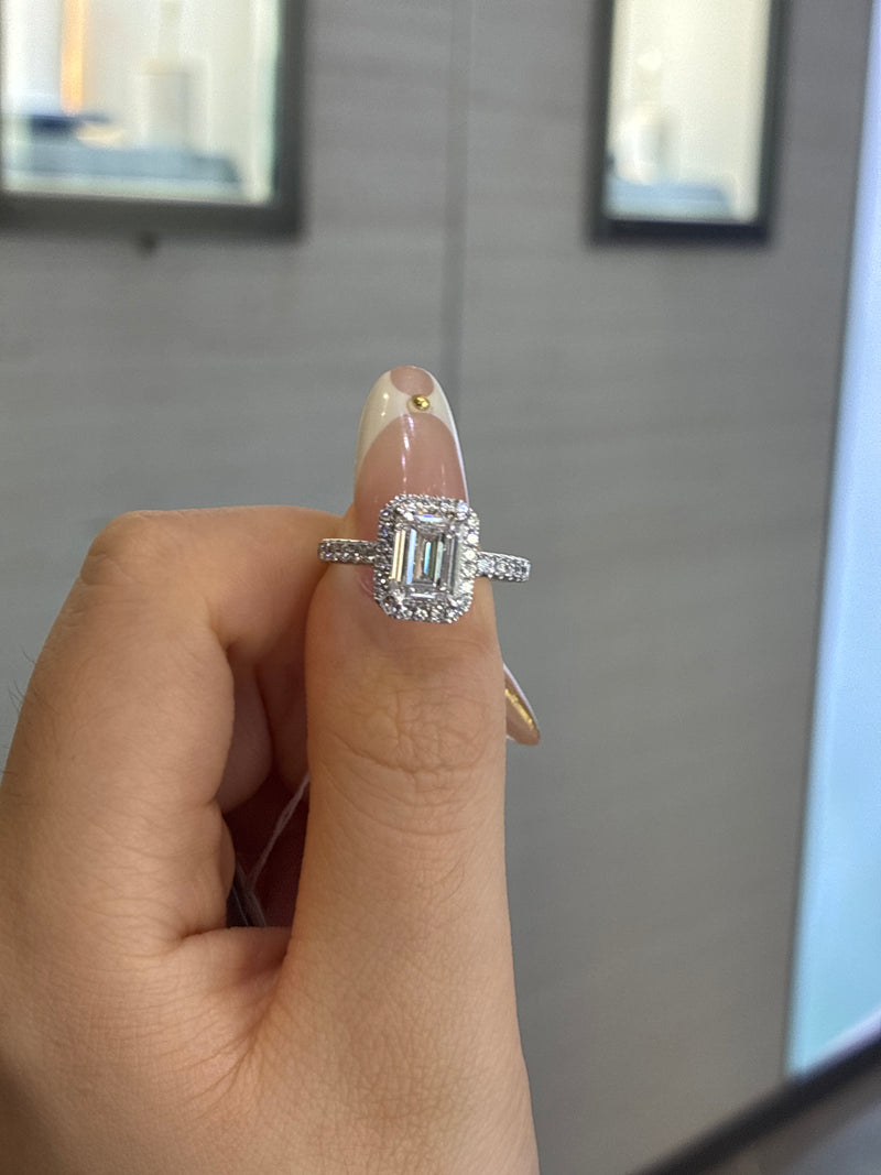 For Grace platinum white gold E/vs1 2.02ct emerald cut