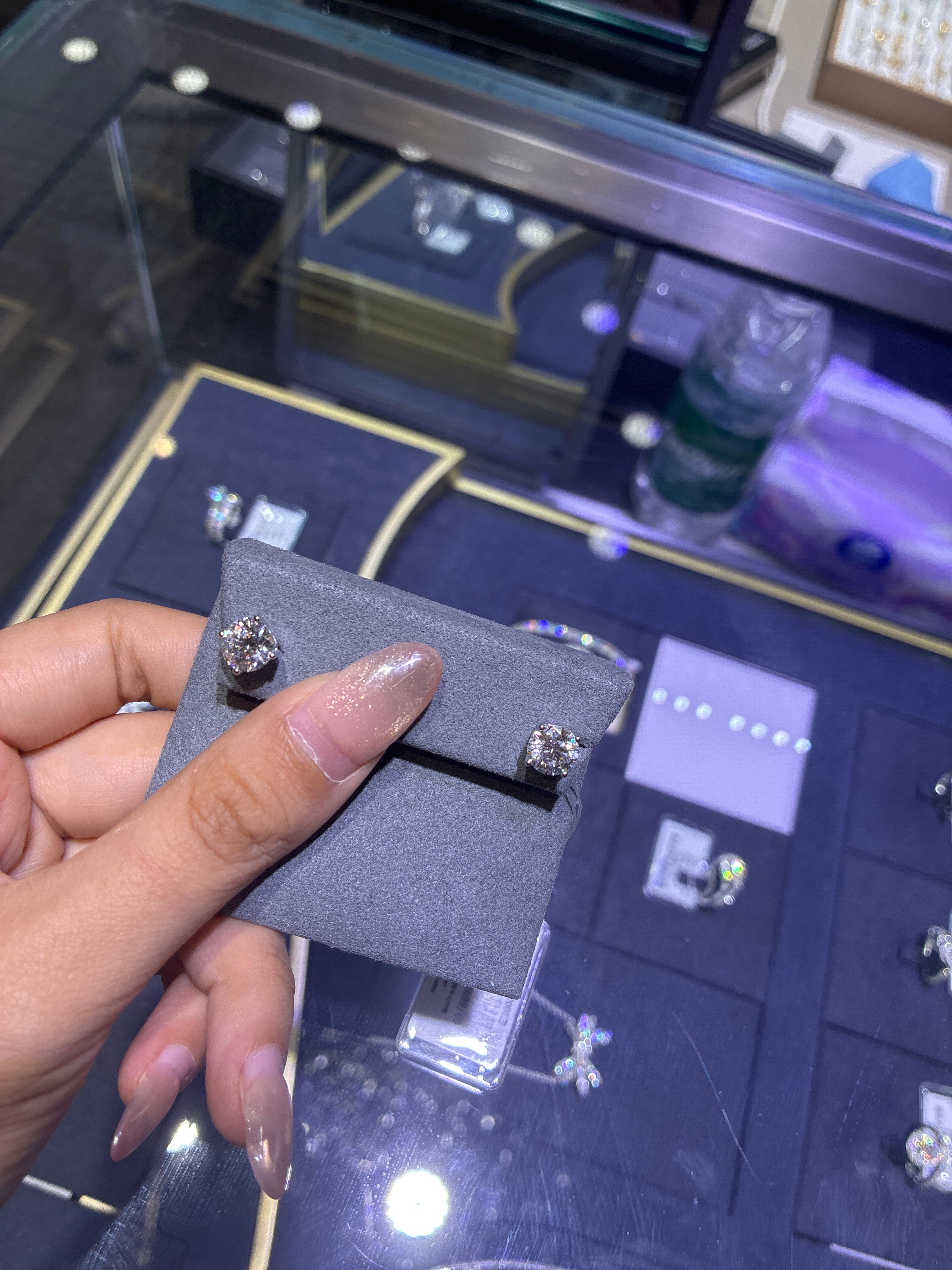 For May Custom(earring,1.52 carat each,D/VVS2, Screw backing )