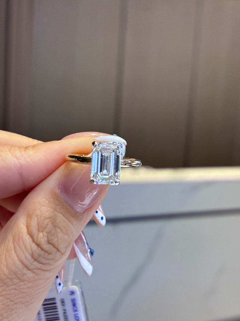 For Sowda, 3ct Emeral hidden halo Solitaire with hidden halo, E/VVS2