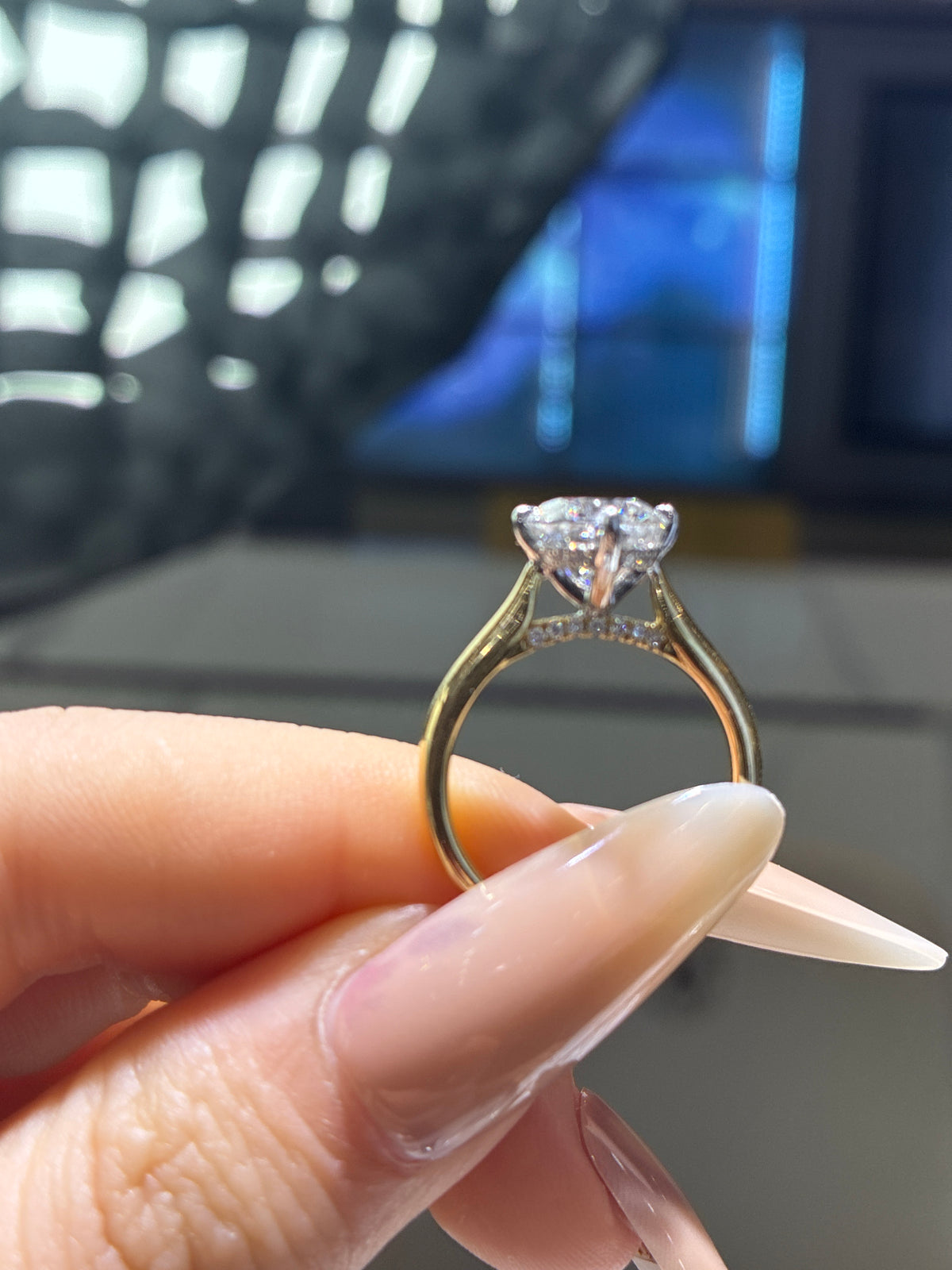 For Maria 3carat round cut E/vs1