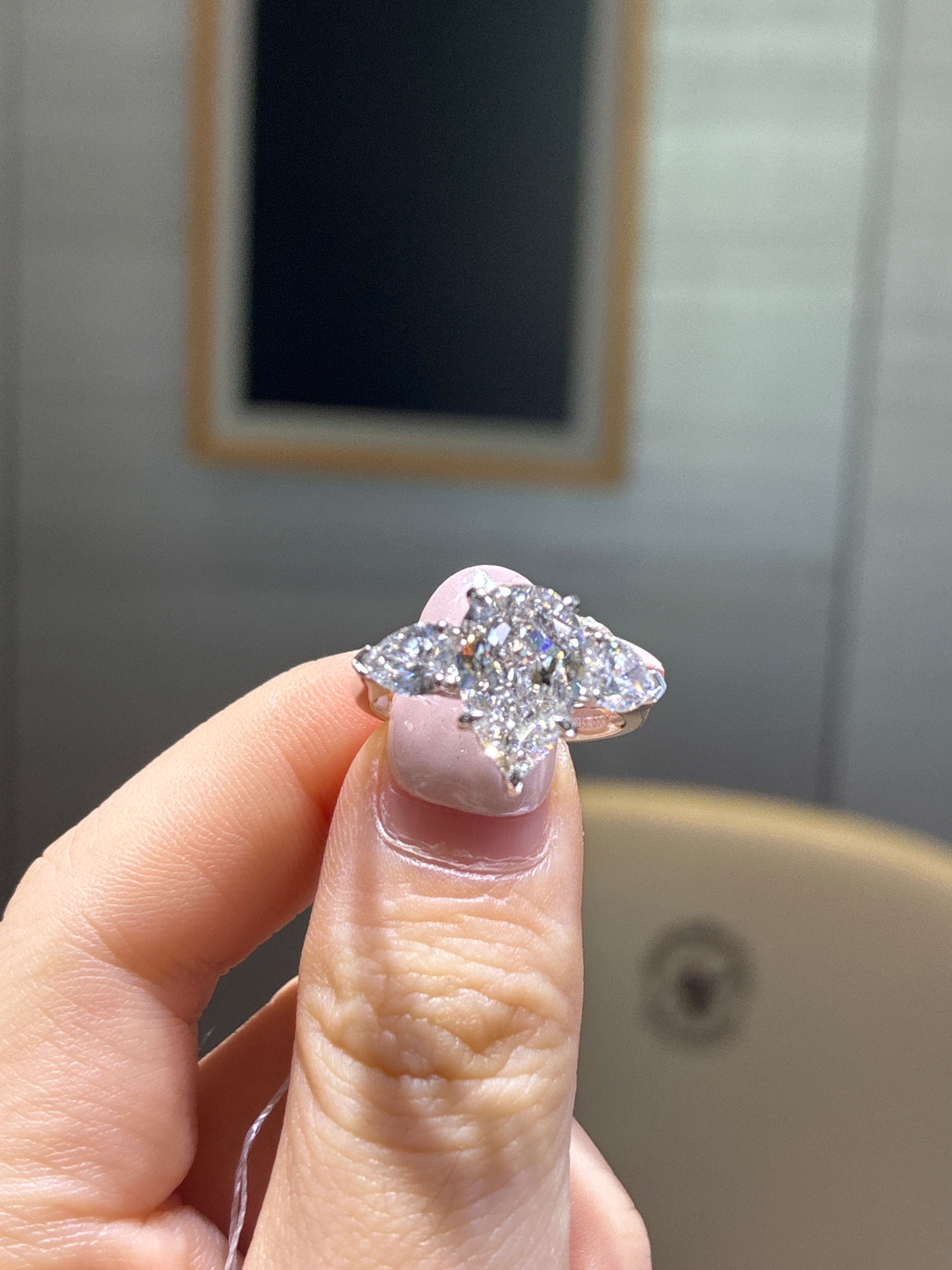 For Nidia 18k gold Three stones ring D/VVS1 main stone 3.55ct  side stone 0.993ct