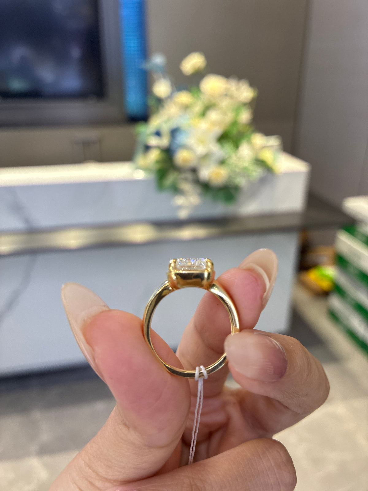 For Sultan 18K main stone 5.02 ct E color vs1 size 7