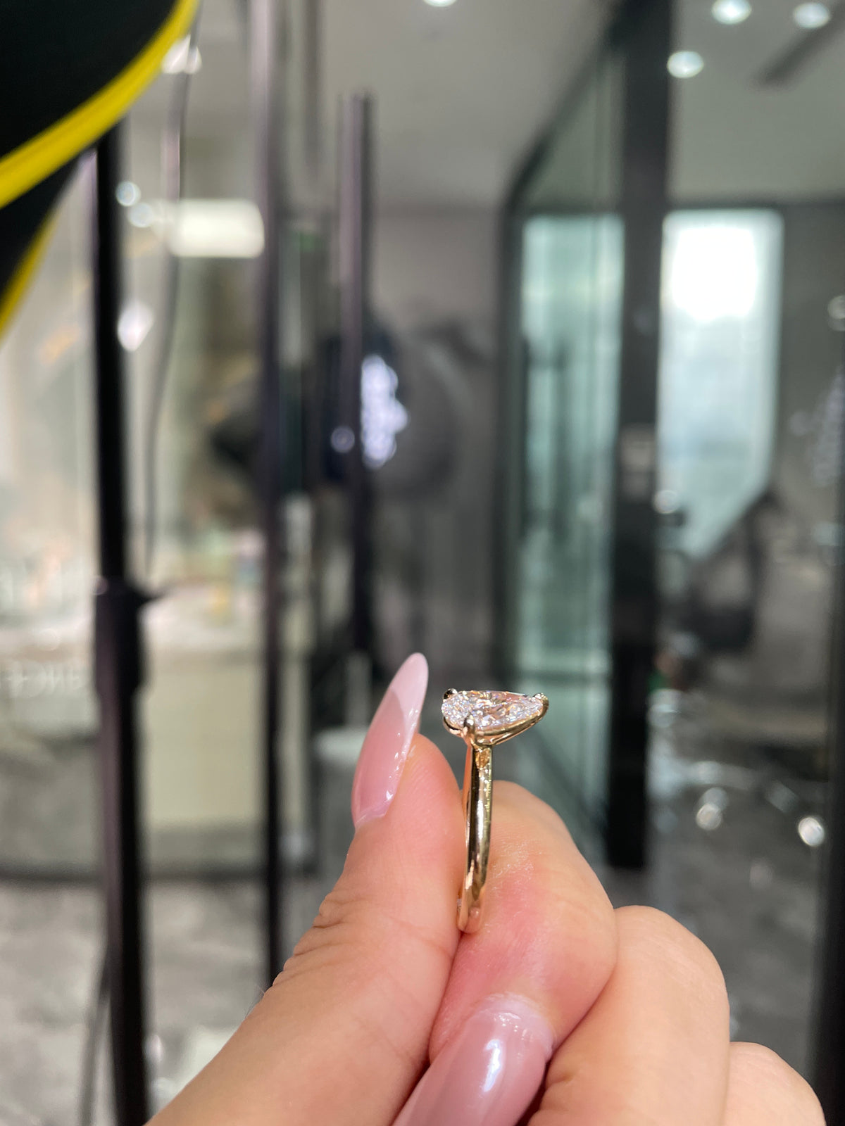 For Popcorn 14k yellow gold with 1.53ct mainstone and 0.608ct sidestone, D/VVS2