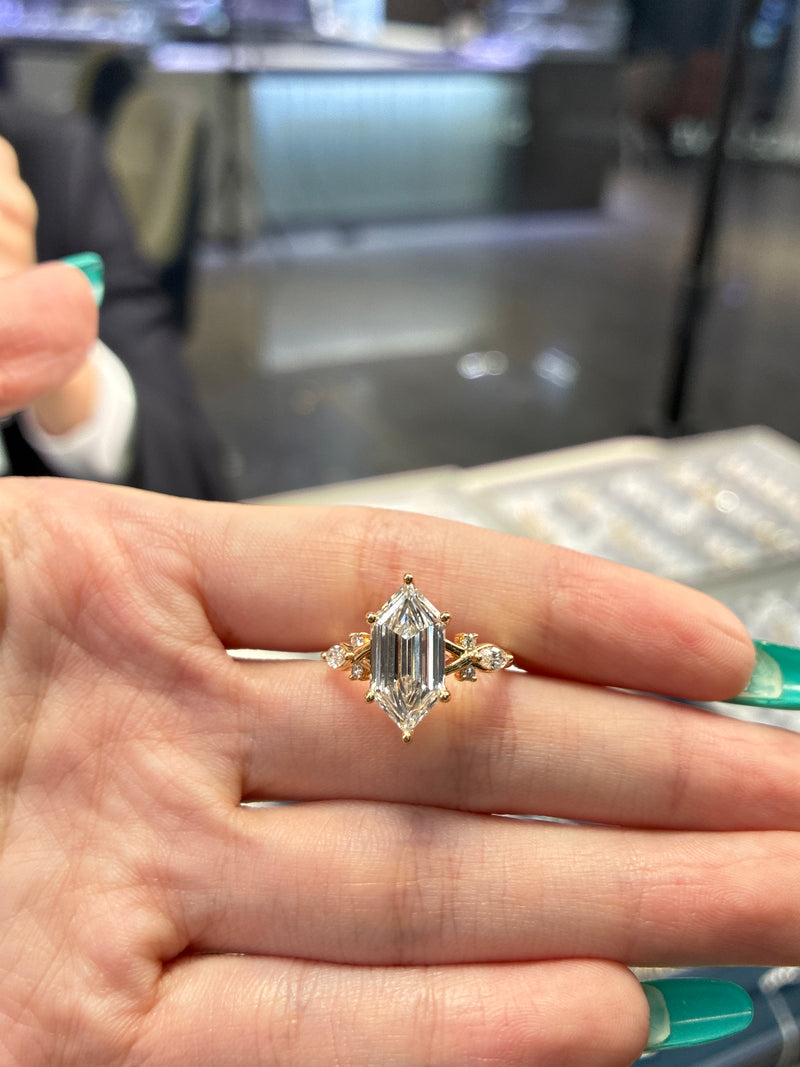 Deposit For Marisa                      •14K solid yellow gold 4.37ct marquise FIY VVS2 petal bezel setting.                                         •14K solid yellow 3ct Dutch marquise E/VS1 with 0.242 sidestones