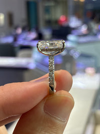 For bri Radiant Cut Pavé Band Solitaire Wedding Ring//14K Solid yellow gold//4.550ct Radiant center stone//E/VVS2//34 stones for total 0.553ct//US Size 7.5