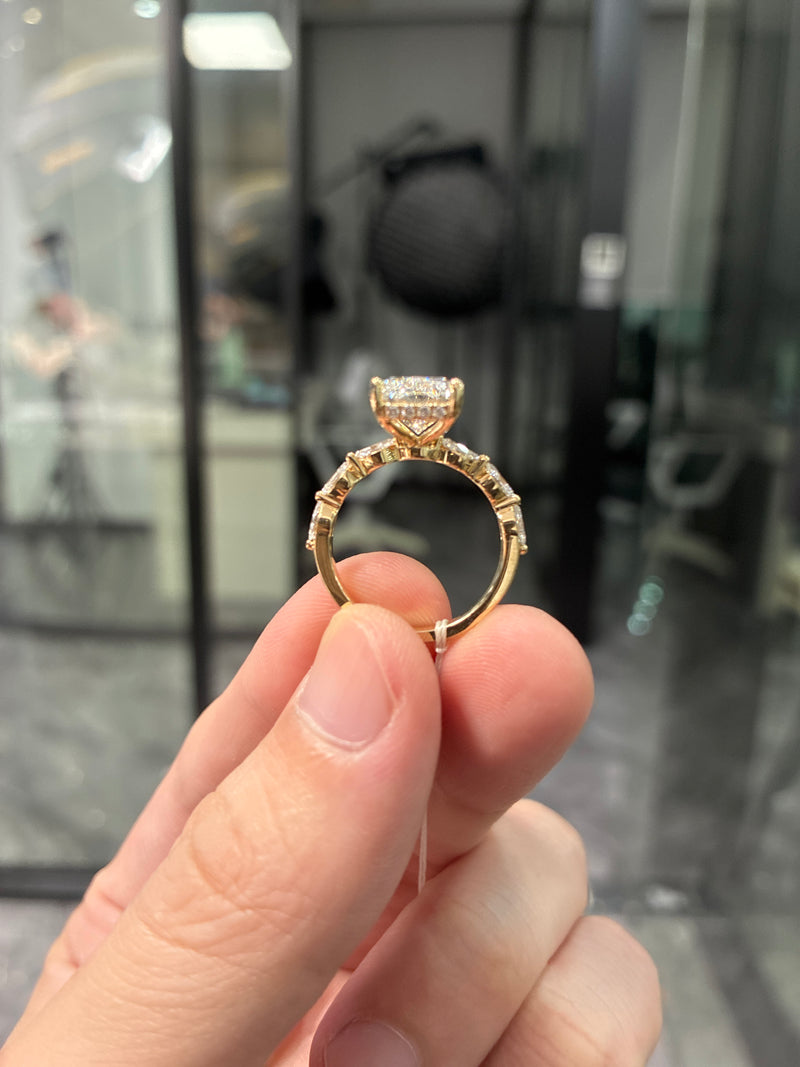 For Maria Raley Radiant Cut Bubble Band Wedding Ring//14K Solid yellow gold//4.120ct Radiant cut center stone//26 side stones for total 0.760ct//US Size 7