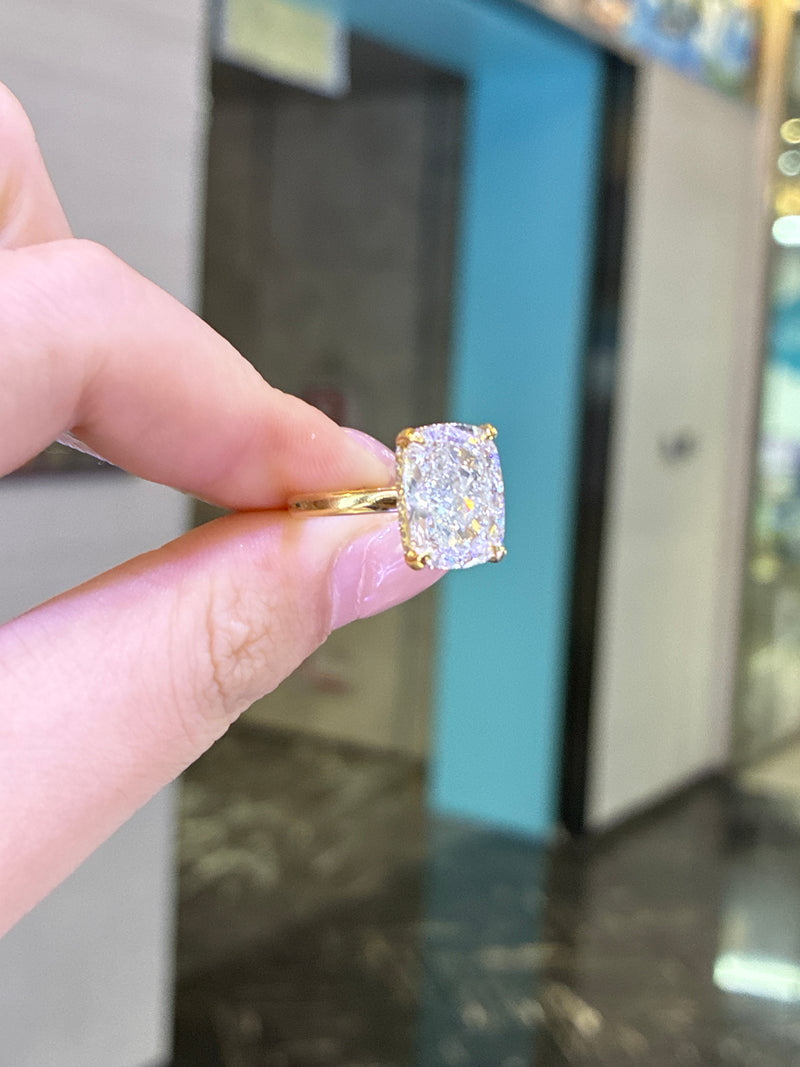 Deposit For Razif 18k yellow gold 3ct E/vvs2 cushion cut  2.5mm