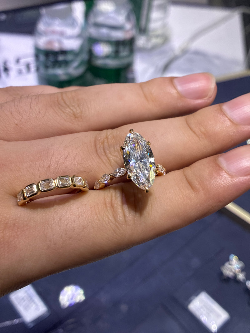 For user1715788733216 a set 18k yellow gold main stone 5.02ct side stone 1.062ct and 14k gold yellow D-E/VS ,VVS 1.455ct