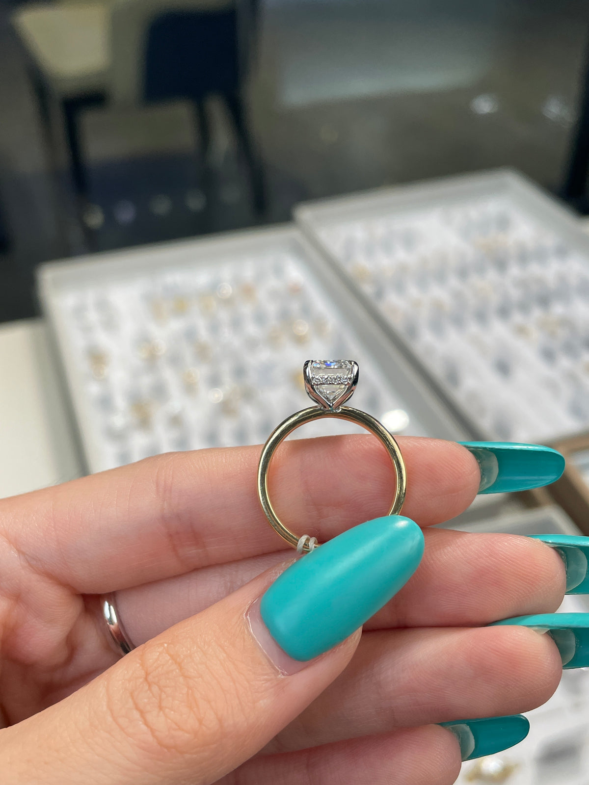 For bee 14k solid yellow gold 3.11ct E/VVS2 emerald with 0.117ct side stones(ready to ship)