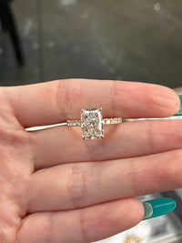 For Autumn 14k solid yellow gold 3.03ct E/VVS2 with 0.437ct sidestones