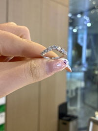 For Luisa platinum 0.882ct white gold v band