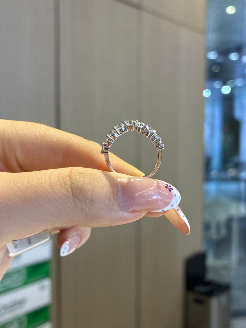 For Luisa platinum 0.882ct white gold v band