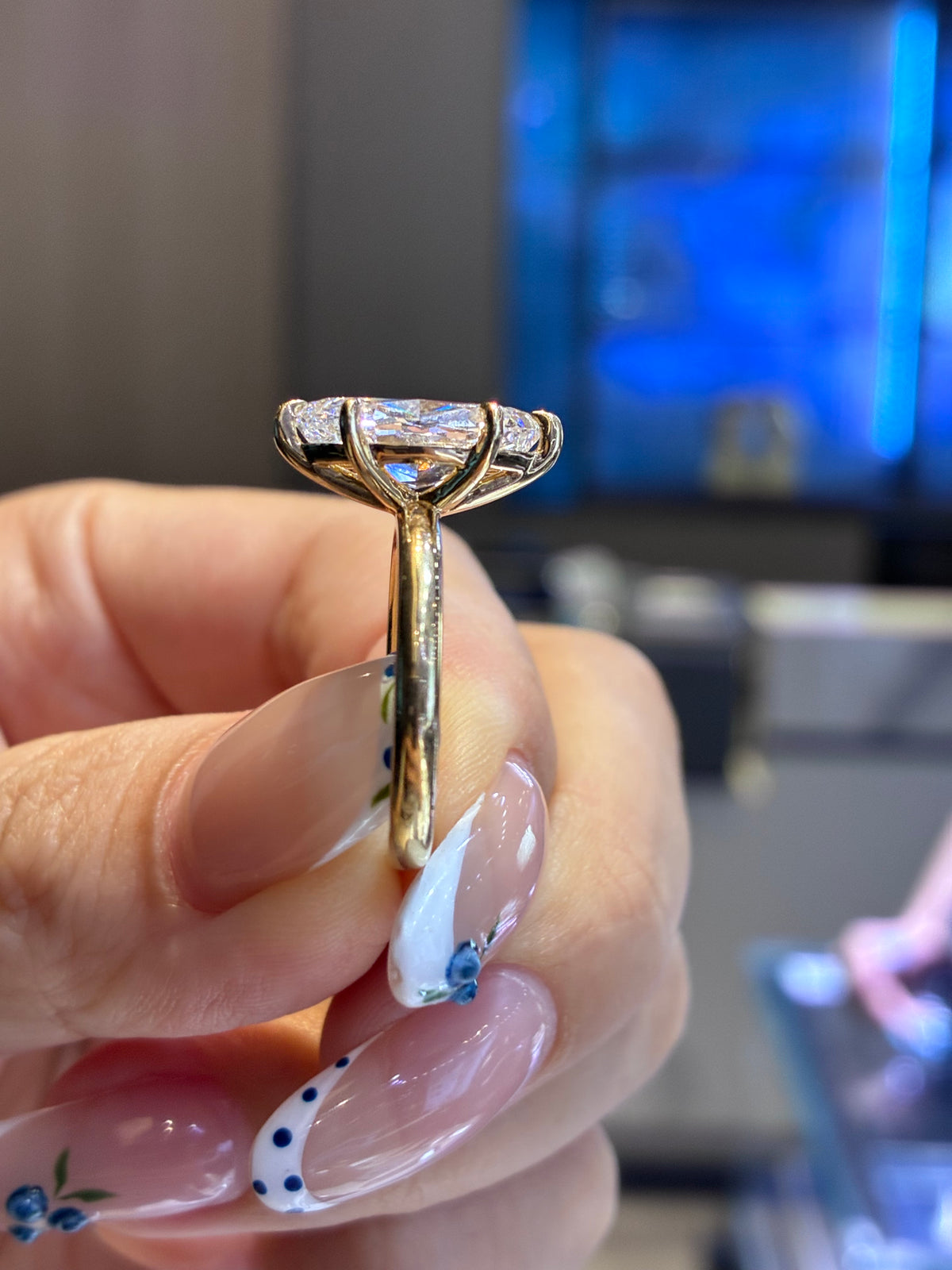 For L, 3.08ct Marquise, E/VVS2 in 14k gold