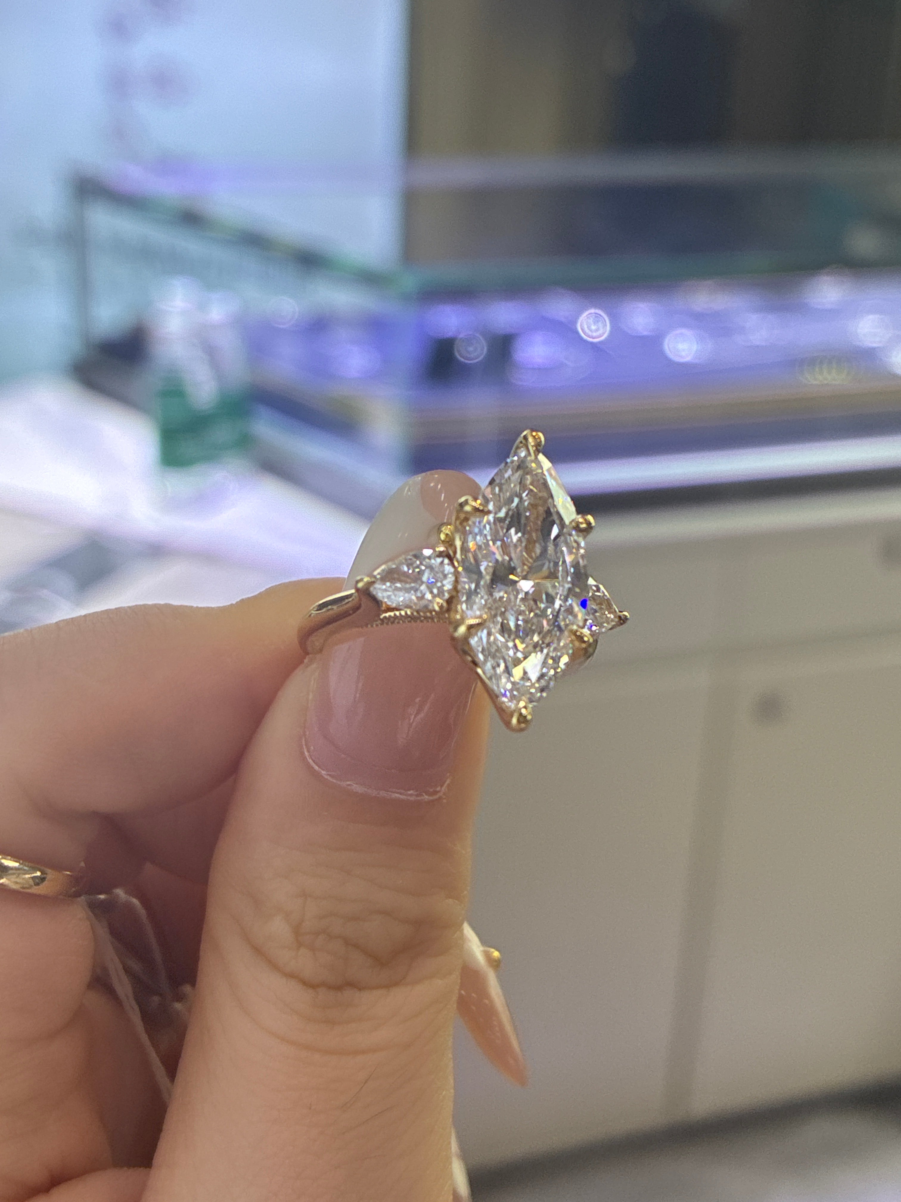 For Nailtech custom made 18k yellow gold E/vs1 5ct three stone design