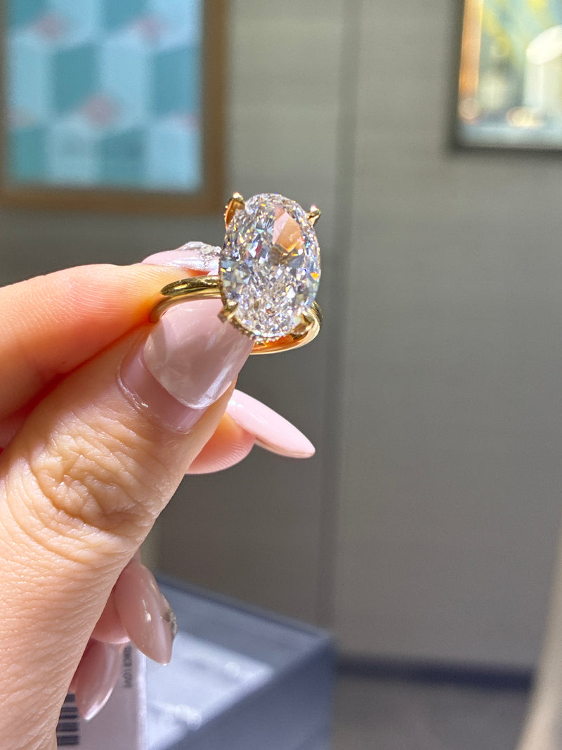 For lizeth 18k gold oval cut ring E/vvs1 main stone 8.05ct side stone 0.305ct