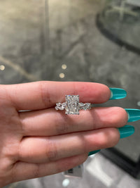 For Mariebelle 1️⃣14K solid white gold 3.05ct E/VVS2 with 0.514ct bubble band. 2️⃣ 14K solid white gold half eternity bubble band 0.572ct D-E/VS-VVS（Ready stocks）