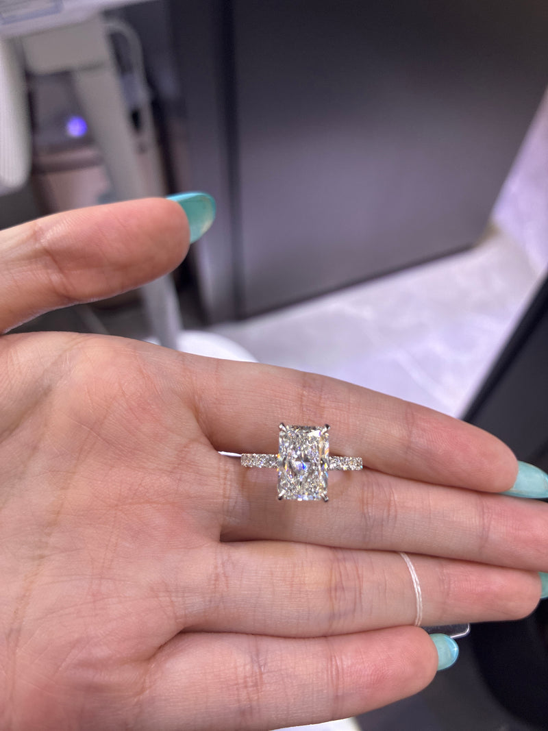 For Keithsphotography 14K white gold 3.03ct E VS1 Radiant with 0.56ct pave stones