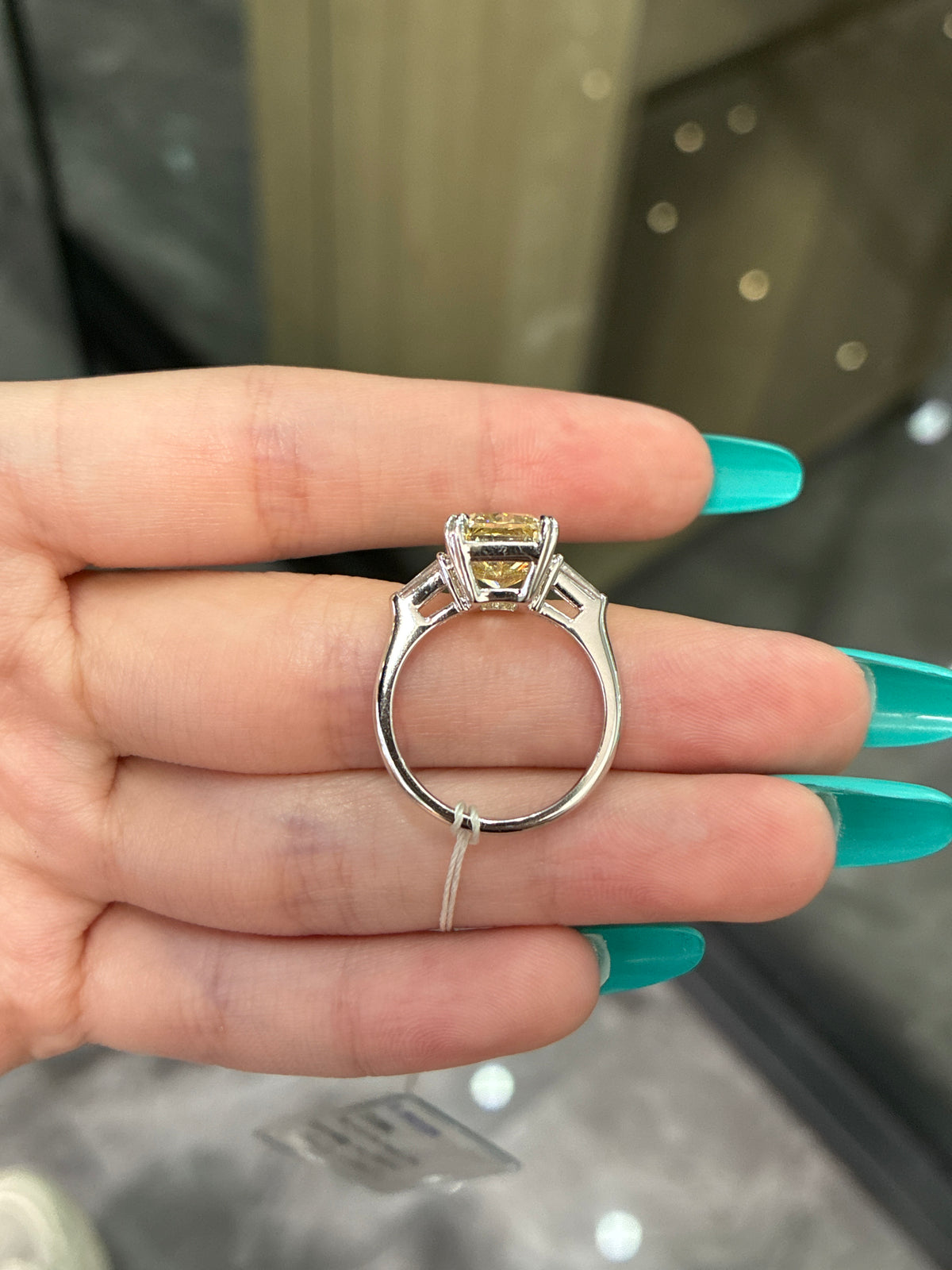 For ♠️ 18K solid white gold 5carat Fancy Vivid yellow VS1 radiant three stone ring with 0.493 side stones