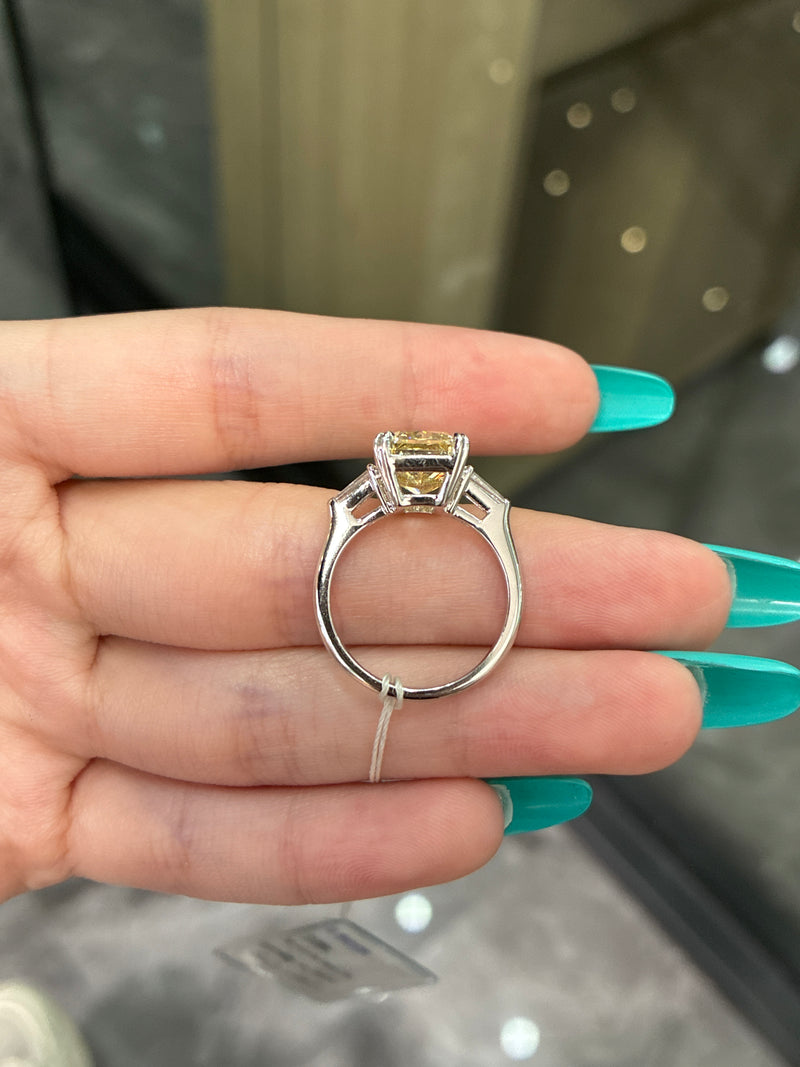 For ♠️ 18K solid white gold 5carat Fancy Vivid yellow VS1 radiant three stone ring with 0.493 side stones