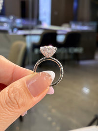 For Hans, 3ct round mainstone with 0.95ct side stones, flower basket in 14k white gold,D/VVS2