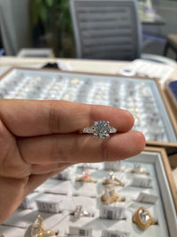 For jason 14k yellow gold ring with 3ct radiant diamond 3ct D vvs2 And 0.6ct side diamonds