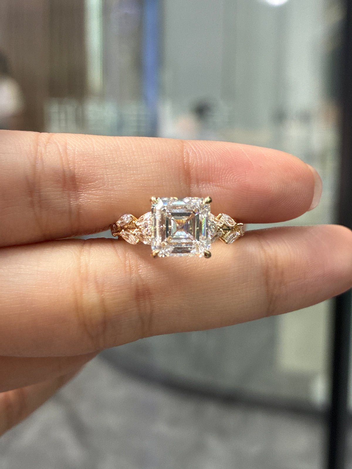 Deposit for lovelyd.sentme ,14k yellow gold, change to 5cts oval center diamond