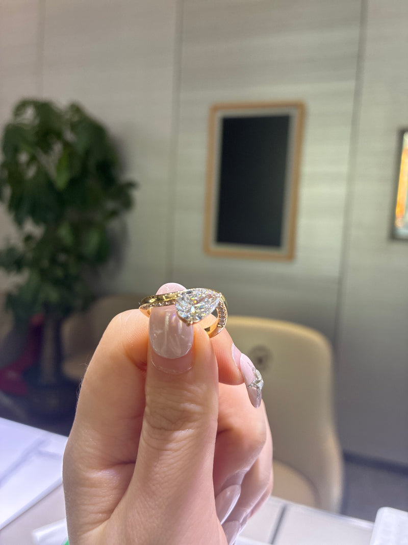 For Merissa 14k gold east west pear cut E/vs1 total 2.496 carat