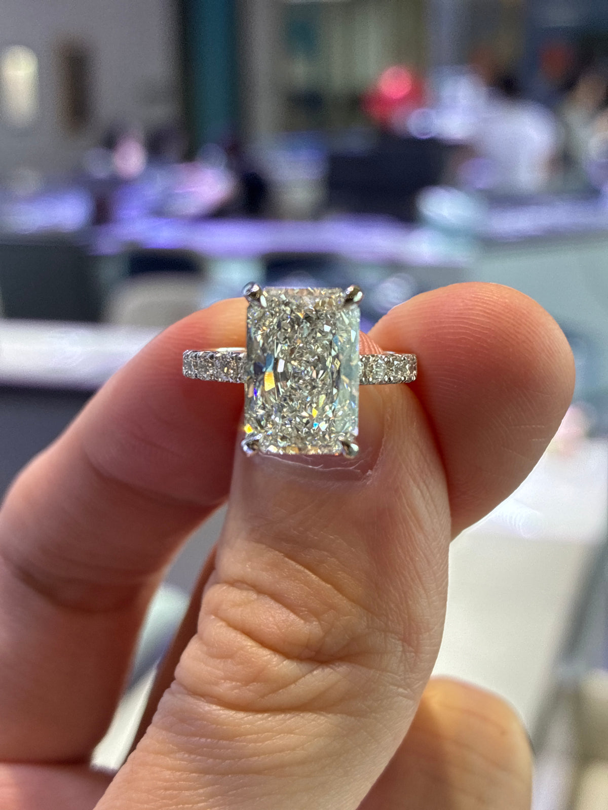 For bri Radiant Cut Pavé Band Solitaire Wedding Ring//14K Solid yellow gold//4.550ct Radiant center stone//E/VVS2//34 stones for total 0.553ct//US Size 7.5