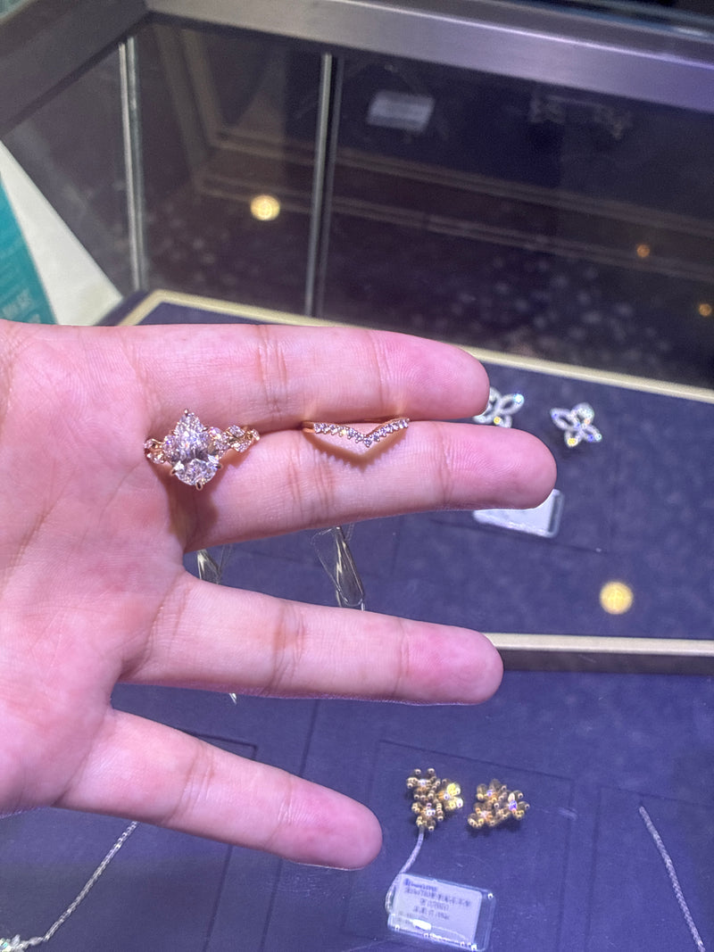 For Leesha a set 14k yellow gold main stone 3.01ct marquise cut E/VS1 side stone 0.93ct and 18k yellow gold 0.216ct
