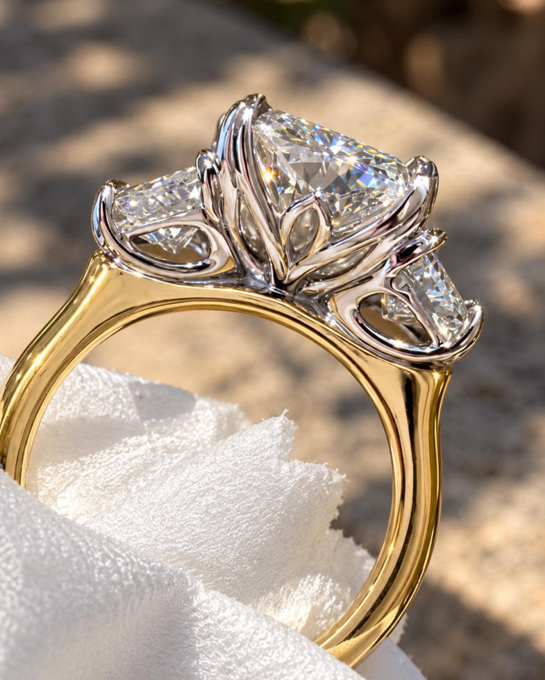 Deposit for Darkseid 18k yellow gold 3ct radiant cut E/vvs2 with side stones