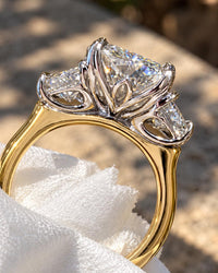 Deposit for Darkseid 18k yellow gold 3ct radiant cut E/vvs2 with side stones