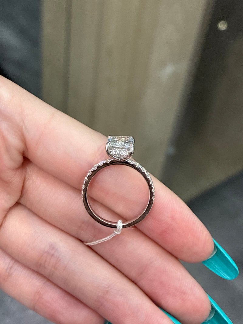 For Kristine 14k solid white gold 3.03ct radiant E VS1,with 0.56ct hidden halo and side stones ring. Come with IGI&GIL certificates
