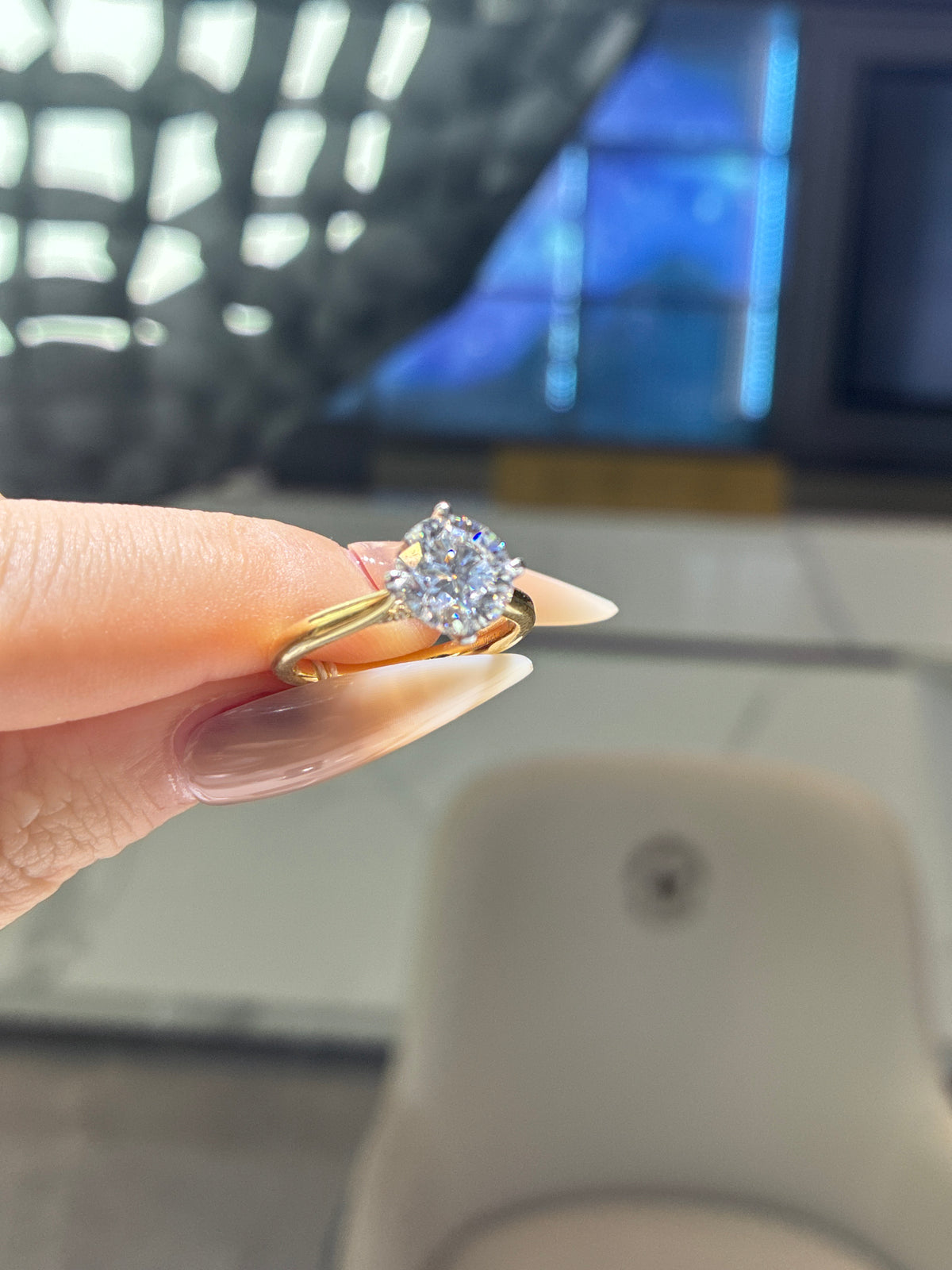 For Maria 3carat round cut E/vs1