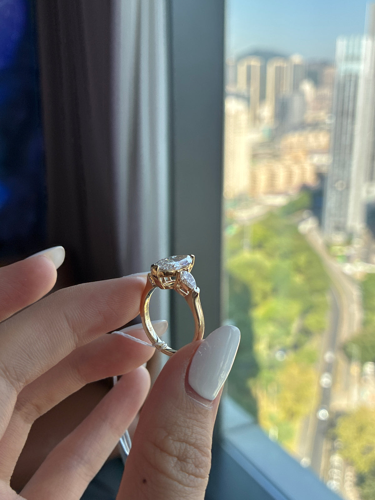 For Dana 14k 2.01ct marquise E/VVS2 with 0.479ct sidestones