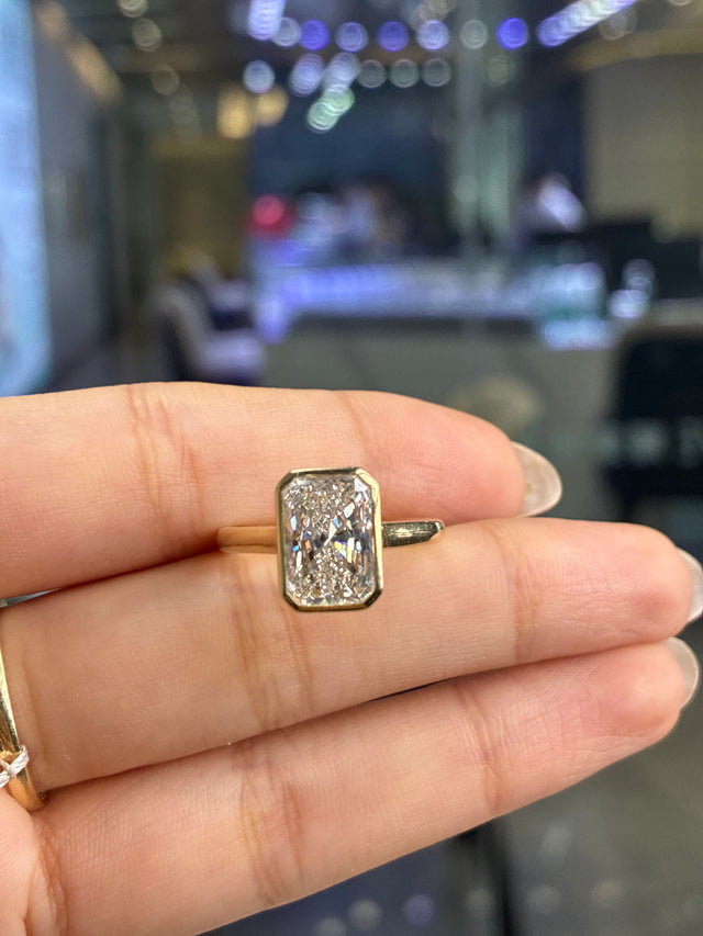 $200 lock price deposit for Marisa, 14k yellow gold, 2.5ct radiant cut main stone, E/VVS2