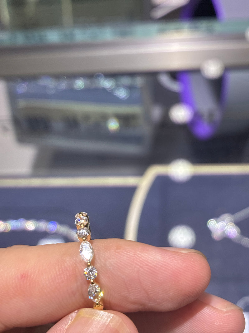 Lovelyone for pay (18k gold band)
