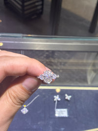 Deposit For jadorekouturehair three-stone style ring 18k white gold main stone 3.06ct E/VVS1 side stone oval cut 0.94ct customized