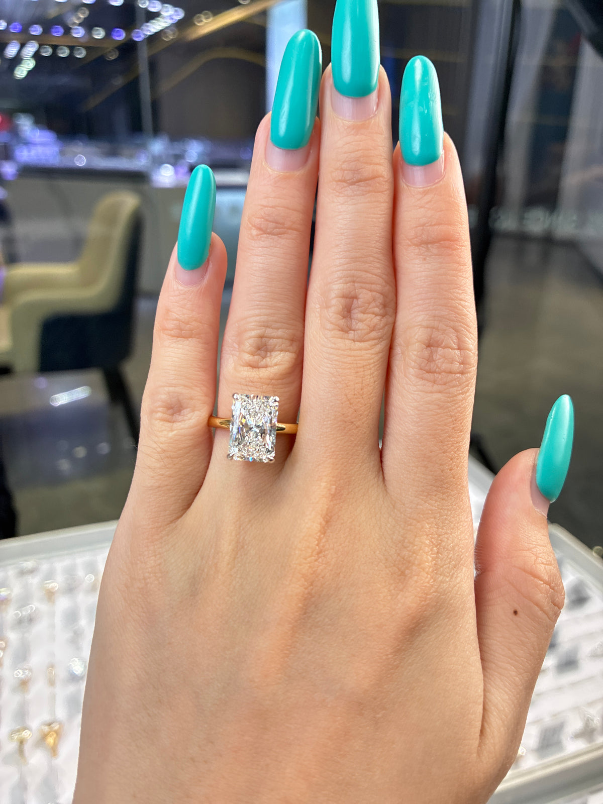 For G, 18k solid gold 2tone design,4 carat radiant cut E/VVS2 with 0.147ct hidden halo(Ready to ship)