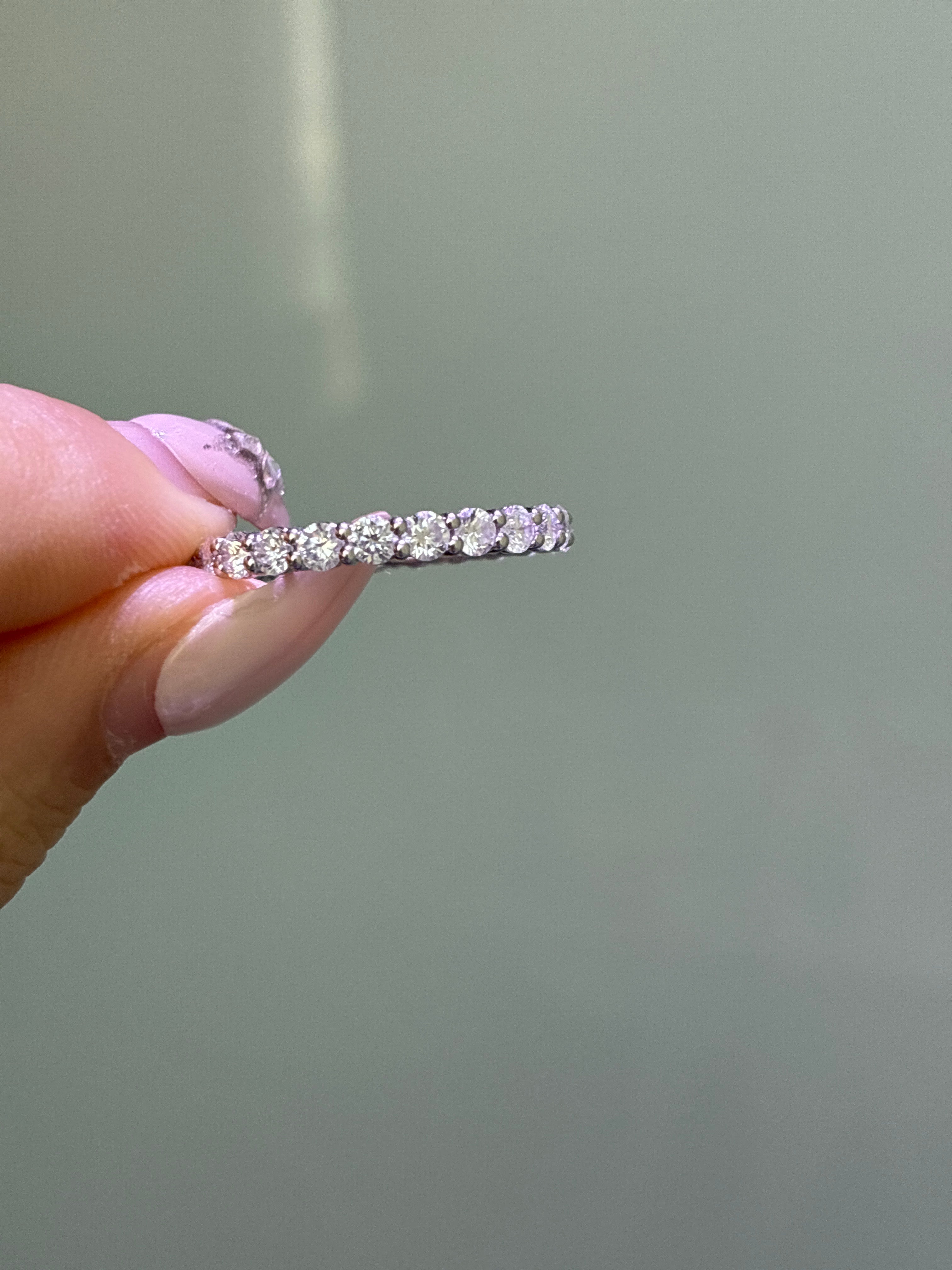 For annayers round cut band 1.642ct