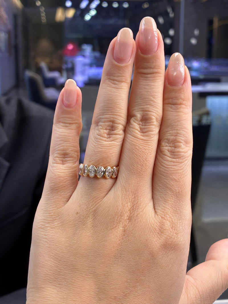 For Tess, 1.349ct Bezel Oval half eternity band, in 14K yellow gold, DE/VS-VVS (Ready to Ship)