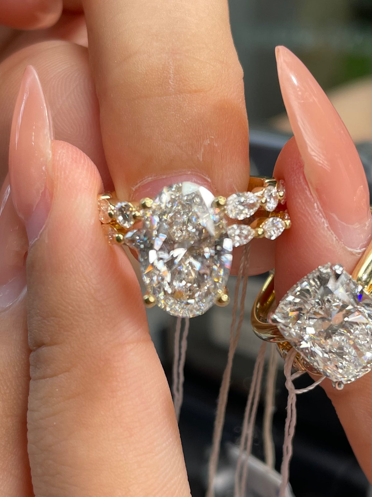Deposit for Raine_Lw 14k yellow gold, 3.5ct oval shape, 0.5ct side stones+14k yellow gold marquise band
