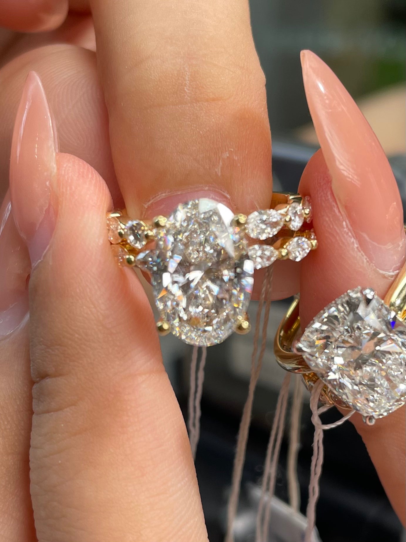 Deposit for Raine_Lw 14k yellow gold, 3.5ct oval shape, 0.5ct side stones+14k yellow gold marquise band