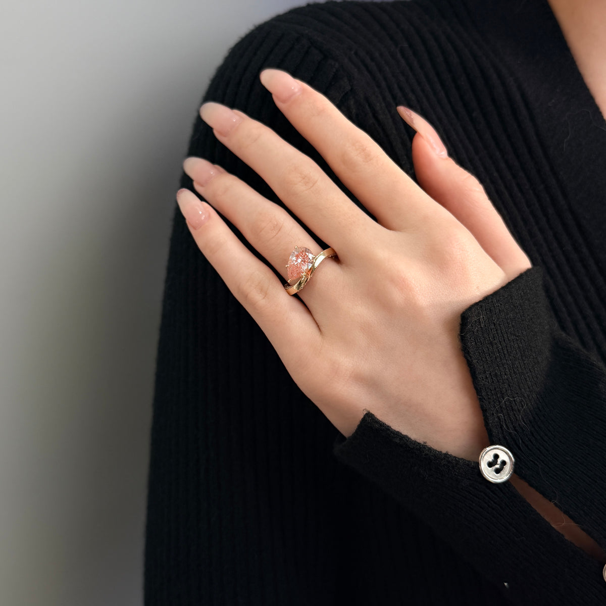 2.05-carat pear-shaped lab-grown pink diamond ring in 14k gold
