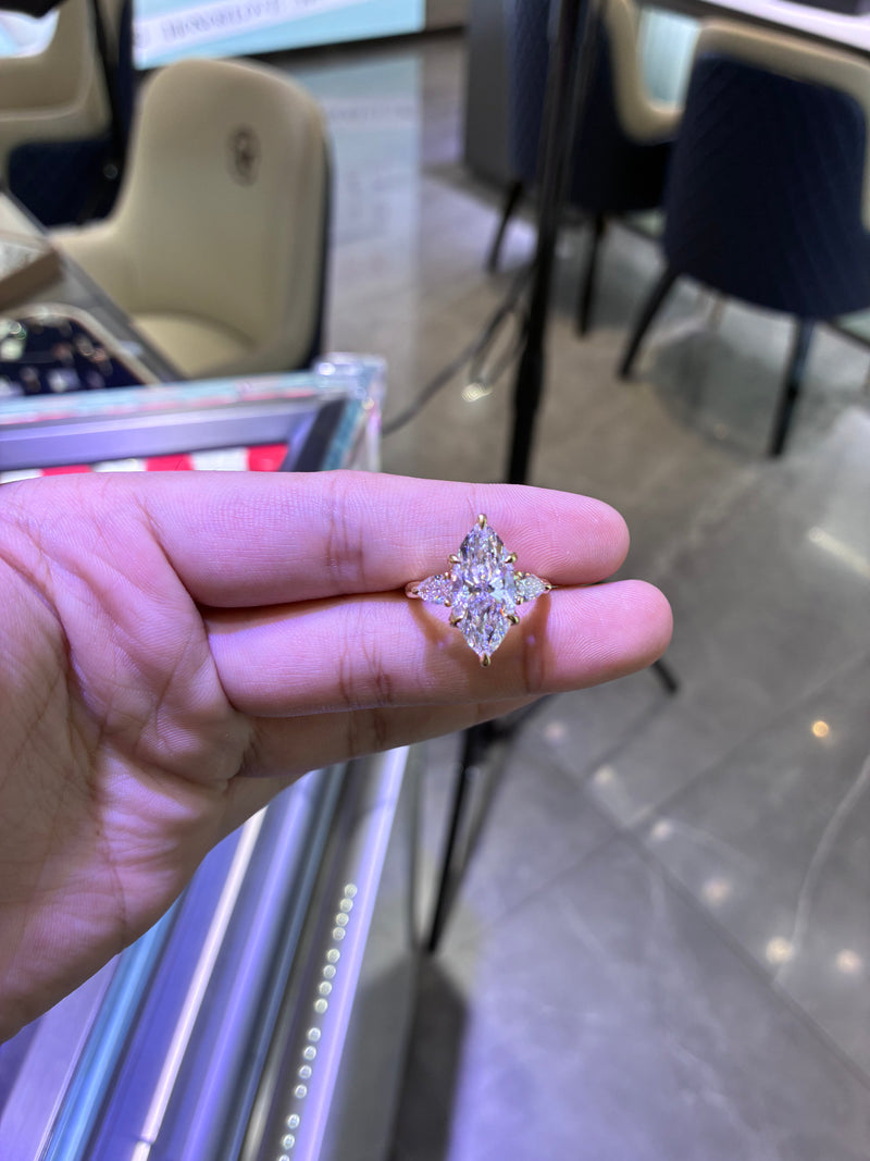 For asianlove00 18k yellow gold ring with 5ct E VS1 diamond