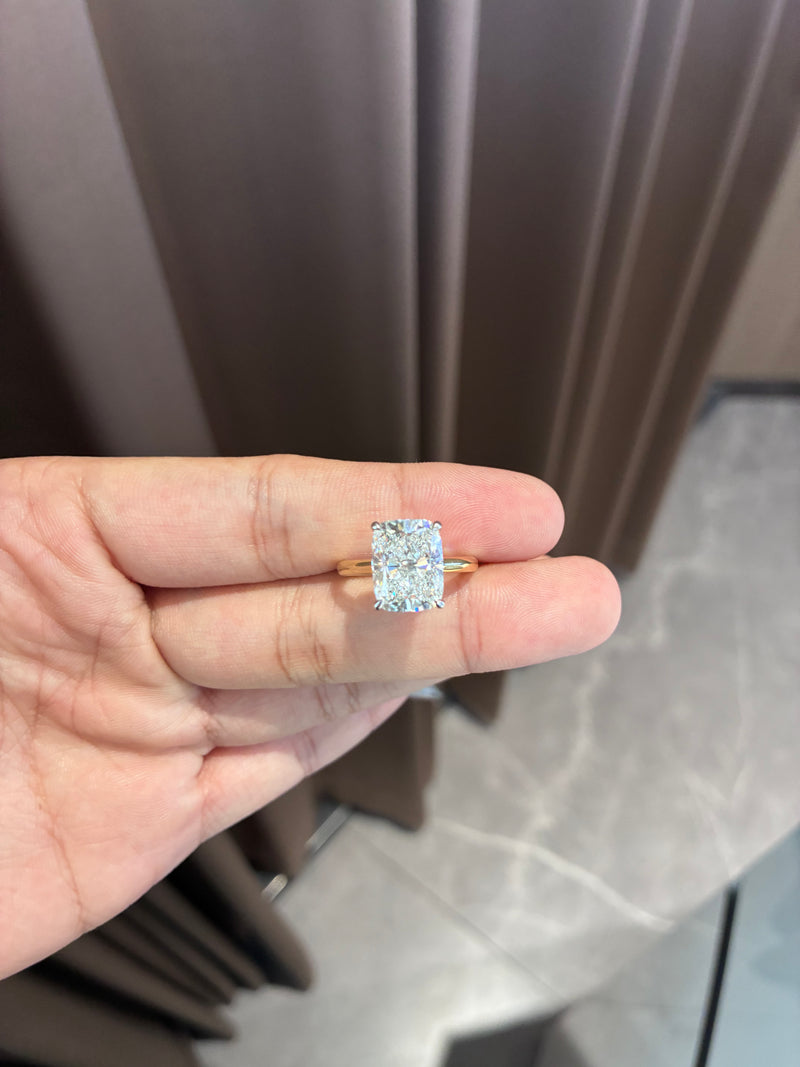 For shelle 18k yellow gold ring with 5.1ct E VS1 main diamond And 0.183ct side stone