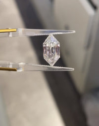 For Lindsay 3ct Dutch marquis 3-stones style in platnium setting