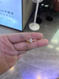 For Cassidy 18k yellow gold ring with 1.050ct D vvs2 main diamond