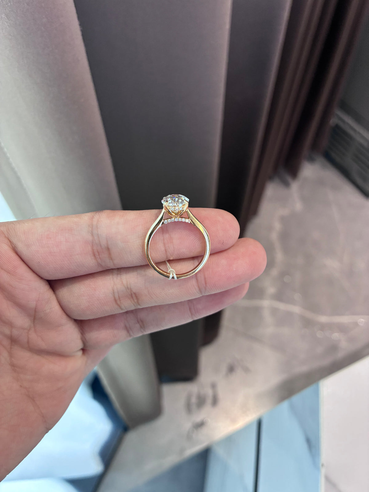 For daria 14k yellow gold ring with 3.03ct main diamond And 0.113ct side diamonds