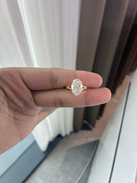 Deposit For Mimi 14k White gold ring with 2.52ct E vvs2 main diamond And 0.1ct side stones
